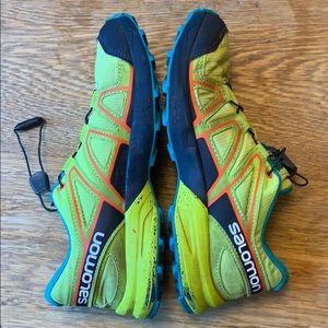 Boys Salomon Speedcross size 5 running hiking